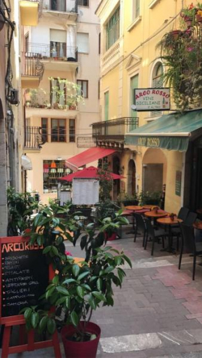 Casa Naumachie Relax in a safe and wonderful place Taormina